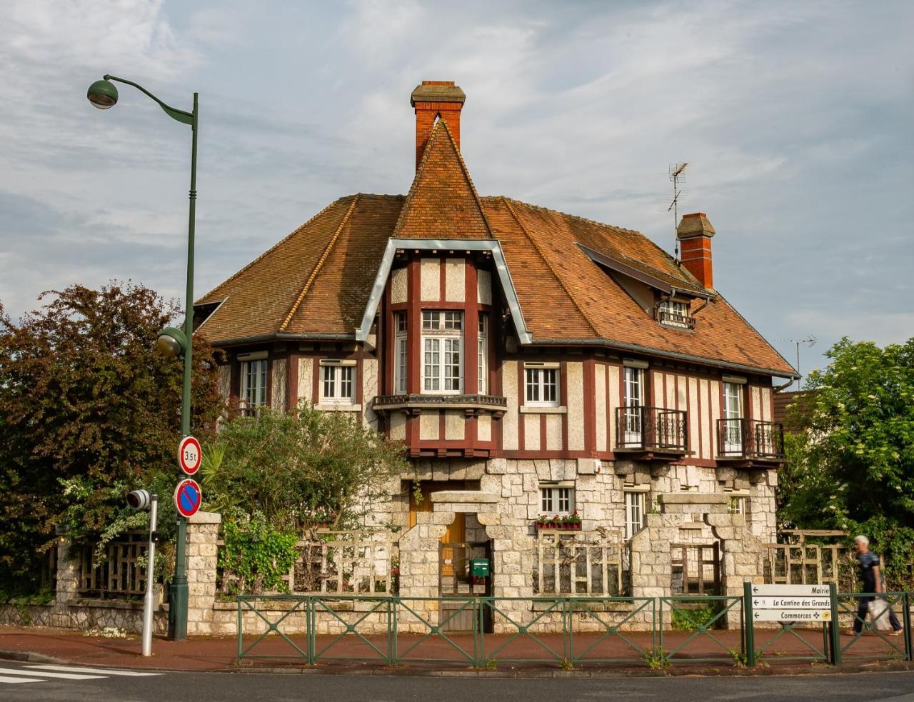 Apakabar Homestay - Ambiance Balinaise, Parking Prive, Netflix, La Rochette  Kültér fotó