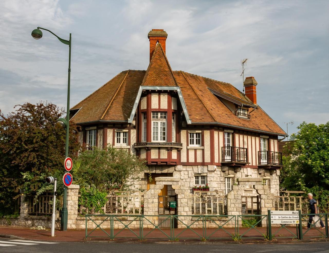 Apakabar Homestay - Proche Gare Melun, Parking Prive, Netflix La Rochette  Kültér fotó