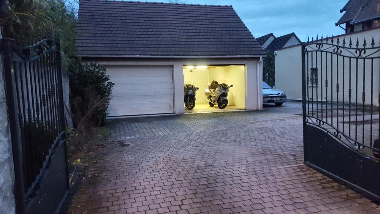 Apakabar Homestay - Proche Gare Melun, Parking Prive, Netflix La Rochette  Kültér fotó